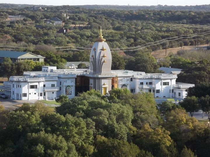 Trip to Radha Madhav Dham, the ashram of Kripaluji Maharaj